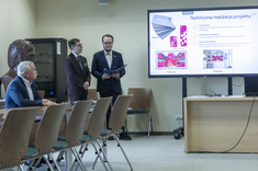 Prezentacja pierwszego etapu projektu architektonicznego Muzeum Politechniki Rzeszowskiej, Prezentacja projektu przez Huberta Leszczyńskiego i Jakuba Skierskiego.