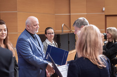 Wręczenie dr. inż. Jerzemu Szyszce (Katedra Budownictwa Ogólnego) nagrody za publikację o liczbie punktów 140