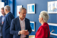 Uczestnicy Drugiej Konferencji "Studenci Politechniki Rzeszowskiej projektują Rzeszów" w tym Dyrektor ds. Inwestycji Developres sp. z o.o. mgr inż. Wojciech Staszkiewicz, Zastępca Prezydenta Miasta Rzeszowa mgr inż. Dariusz Urbanik, dr inż. arch. Beata Walicka-Góral - Koordynator ds. współpracy z IARP i SARP, opiekun Koła Naukowego Architektury Miejsc Społecznych, fot. mgr Dawid Zientek 