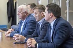 Od lewej: prof. dr hab. inż. Andrzej Sobkowiak, mgr inż. Andrzej Sowa, mgr Damian Gębarowski.