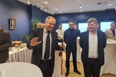 Dziekan Lech Lichołai i Rektor Piotr Koszelnik rozmawiają w Galerii, fot. dr inż. arch. Joanna Dudek