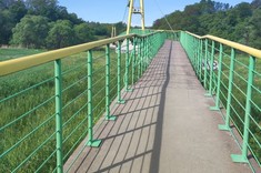 Kładka wisząca dla pieszych w miejscowości Witryłów nad rzeką San