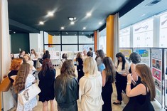 Uczestnicy studenckiej konferencji naukowej „RZESZÓW PRZYSZŁOŚCI. WIZJE TRANSFORMACJI URBANISTYCZNEJ” podczas sesji posterowej.