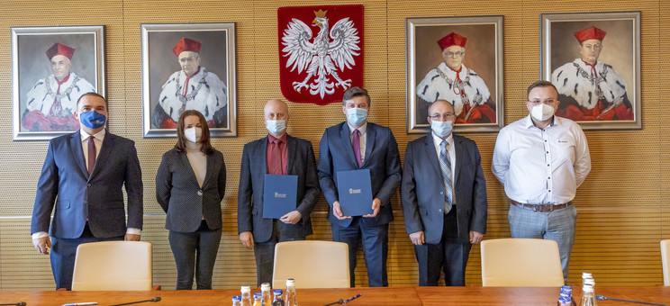 Od lewej: dr inż. K. Boryczko, prof. B. Tchórzewska-Cieślak, prof. J. Sęp, J. Pachana, Z. Syzdek, M. Forystek, fot. B.Motyka