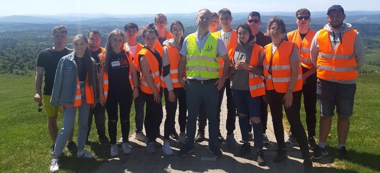 Studenci kierunku transport w Akademickim Ośrodku Szybowcowym w Bezmiechowej Górnej