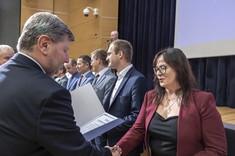 Wręczenie dr inż. Agnieszce Pękali (Katedra Inżynierii i Chemii Środowiska) nagrody za publikację o liczbie punktów 140