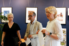 Od lewej: dr inż. arch. Beata Walicka-Góral - Architekt IARP, Zakład Urbanistyki i Architektury, mgr inż. arch. Maciej Trybus - Przewodniczący Miejskiej Komisji Urbanistyczno-Architektonicznej w Rzeszowie, Wiceprzewodniczący Rady Podkarpackiej Okręgowej Izby Architektów RP, dr inż. Marzena Kłos, prof. PRz - Prodziekan ds. Kształcenia dla kierunków Budownictwo, Architektura oraz Transport.