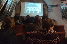 Studenci kierunku geodezja i planowanie przestrzenne w Muzeum Geodezyjno-Kartograficznym w Opatowie.