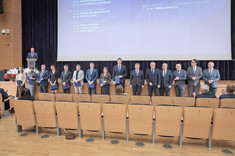 Pracownicy nagrodzeni za uzyskanie stopnia naukowego doktora, w tym od lewej: dr inż. Wioleta Iskra-Kozak (Zakład Inżynierii Materiałowej i Technologii Budownictwa), dr inż. arch. Karolina Kozłowska (Katedra Urbanistyki i Architektury)