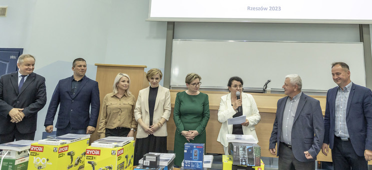 Uczestnicy podsumowania XXXVI Olimpiady Wiedzy i Umiejętności Budowlanych w okręgu rzeszowskim, fot. B.Motyka