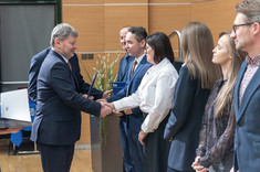 Wręczenie nagrody za osiągnięcia naukowe, dydaktyczne i organizacyjne Panu dr. inż. Michałowi Musiałowi oraz Pani dr inż. Agnieszce Pękali, fot. A.Surowiec