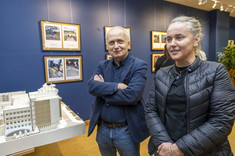 Od lewej: dr hab. inż. Maciej Piekarski, prof. PRz, dr hab. inż. arch. Anna Martyka, prof. PRz uśmiechają się do fotografa, fot. Beata Motyka 