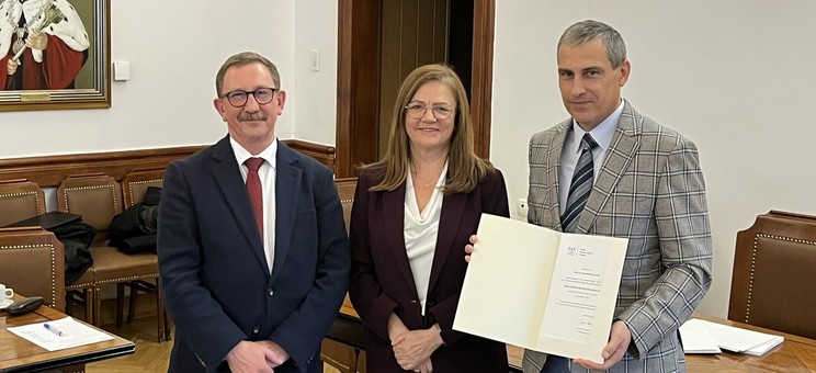 Od lewej: prof. dr hab. inż. Andrzej Garbacz, prof. dr hab. inż. Maria Kaszyńska, dr hab. inż. Janusz Konkol, prof. PRz