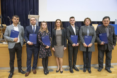 Nagrodzeni pracownicy Katedry Zaopatrzenia w Wodę i Odprowadzania Ścieków, od lewej: dr inż. Dawid Szpak, dr inż. Krzysztof Boryczko, dr inż. Izabela Piegdoń, prof. dr hab. inż. Barbara Tchórzewska-Cieślak, mgr inż. Jakub Żywiec, prof. dr hab. inż. Galina Kalda, prof. dr hab. inż. Janusz Rak, fot. B. Motyka
