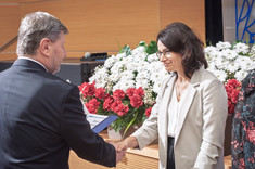 Wręczenie dr hab. inż. Bernardecie Dębskiej (Katedra Budownictwa Ogólnego) nagrody na wniosek za osiągnięcia naukowe, za osiągnięcia dydaktyczne oraz za osiągnięcia organizacyjne
