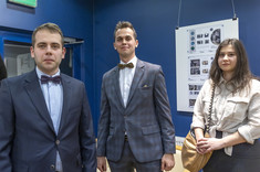 Troje absolwentów studiów podyplomowych pn. "Technologia BIM w projektowaniu i realizacji inwestycji budowlanych"