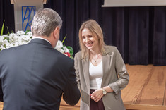 Wręczenie dr hab. inż. Małgorzacie Kidzie, prof. PRz (Katedra Inżynierii i Chemii Środowiska) nagrody za publikację o liczbie punktów 200