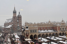 Widok na Kościół Mariacki i Jarmark Bożonarodzeniowy w Krakowie, fot. B.Walicka-Góral