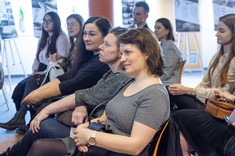 Uczestnicy konferencji, na pierwszym planie od lewej dr inż. arch. Joanna Figurska-Dudek, dr inż. arch. Anna Sikora, prof. Uczelni, dr inż. arch. Joanna Dudek, fot. mgr Beata Motyka
