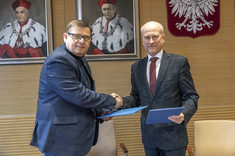 Od lewej: Mariusz Kwaśny, prof. dr hab. inż. Jarosław Sęp - prorektor ds. rozwoju i współpracy z otoczeniem, fot. B. Motyka