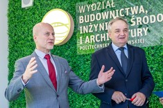 Uroczyste przecięciePrzemówienie prof. dr hab. inż. Jarosława Sępa - Prorektora ds. rozwoju i współpracy, obok prof. dr hab. inż. Lech Lichołai - Dziekan WBIŚiA, fot. Beata Motyka.