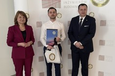 Od lewej: dr hab. inż. Lidia Buda-Ożóg, prof. PRz, mgr inż. Paweł Rembisz, mgr inż. Wacław Kamiński