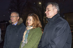Od lewej: dr hab. inż. Lesław Gniewek, prof. Uczelni - Prorektor ds. nauki, dr hab. Beata Zatwarnicka-Madura, prof. Uczelni - Dziekan Wydziału Zarządzania, prof. dr hab. inż. Lech Lichołai - Dziekan Wydziału Budownictwa, Inżynierii Środowiska i Architektury, fot. B.Motyka