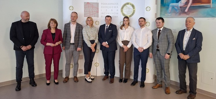 Od lewej: dr inż. Andrzej Wojnar, dr hab. inż. Lidia Buda-Ożóg, prof. PRz, dr inż. Aleksader Duda, dr inż. Marzena Kłos, prof. PRz, mgr inż. Wacław Kamiński, mgr inż. Anna Szewczyk, mgr inż. Paweł Rembisz, mgr inż. Kamil Lewkowicz, mgr inż. Kazimierz Mrozik 
