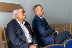 Od lewej: prof. dr hab. inż. Marek Gosztyła - Kierownik Katedry Konserwacji Zabytków, dr hab. inż. Piotr Nazarko, prof. Uczelni - Prodziekan ds. Rozwoju na Wydziale Budownictwa, Inżynierii Środowiska i Architektury Politechniki Rzeszowskiej im. Ignacego Łukasiewicza, fot. mgr Dawid Zientek 