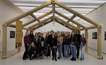 Członkowie Koła Naukowego Architektury Miejsc Społecznych wraz z opiekunem  SKN AMS dr inż. arch. Beatą Walicką-Góral.