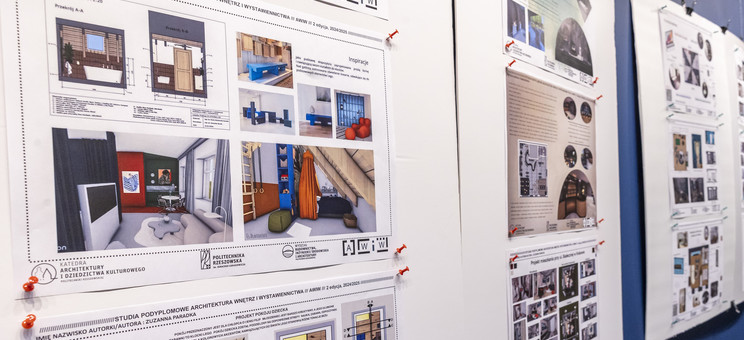 Wystawa wybranych prac projektowych absolwentów kierunku Architektura Wnętrz i Wystawiennictwa.