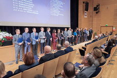 Pracownicy Wydziału Budownictwa, Inżynierii Środowiska i Architektury nagrodzeni za publikacje o liczbie punktów 140, od lewej: A. Masłoń, P. Miąsik, B. Miller, K. Nowak, D. Nykiel, A. Pękala, B. Piotrowska, A. Puszkarewicz, S. Rabczak, M. Rajchel, A. Sikora, A. Skwarczyńska-Wojsa, D. Słyś, A. Starakiewicz, M. Starzec, A. Stec, J. Szyszka, D. Ziaja