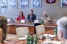 Od lewej: prof. dr hab. inż. Maria Kaszyńska, prof. dr hab. inż. Piotr Koszelnik, prof. dr hab. inż. Czesława Rosik-Dulewska.