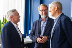 Uczestnicy Drugiej Konferencji "Studenci Politechniki Rzeszowskiej projektują Rzeszów" w tym od lewej: prof. dr hab. inż. Marek Gosztyła - kierownik Katedry Konserwacji Zabytków, Dyrektor ds. Inwestycji Developres sp. z o.o. mgr inż. Wojciech Staszkiewicz, fot. mgr Dawid Zientek 