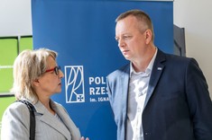 Uczestnicy otwarcia Wydziałowej Strefy Relaksu "RUSZTOWANIE", fot. Beata Motyka.