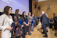 Pracownicy Wydziału Budownictwa, Inżynierii Środowiska i Architektury nagrodzeni za osiągnięcia naukowe, za osiągnięcia dydaktyczne oraz za osiągnięcia organizacyjne; od lewej: B. Dębska, A. Domoń, J. Figurska-Dudek, G. Kalda, A. Masłoń, M. Musiał, D. Papciak, B. Piotrowska, D. Proszak-Miąsik, A. Stec, G. Straż, M. Zdeb, J. Żywiec