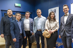 Absolwenci studiów podyplomowych pn. "Technologia BIM w projektowaniu i realizacji inwestycji budowlanych" podczas uroczystego wręczenia dyplomów ukończenia studiów podyplomowych