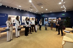 Uczestnicy studiów z Dziekanem Prof. L. Lichołaiem