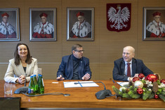 Od lewej: prof. dr hab. inż. Barbara Tchórzewska-Cieślak, Mariusz Kwaśny, prof. dr hab. inż. Jarosław Sęp - prorektor ds. rozwoju i współpracy z otoczeniem, fot. B. Motyka